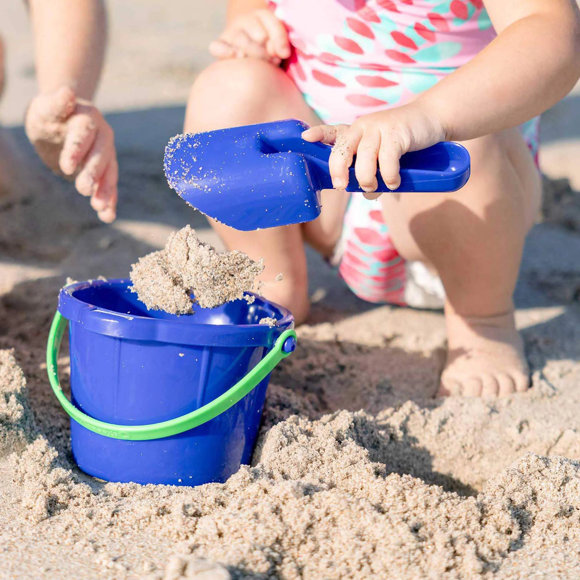 Small Sand Scoop