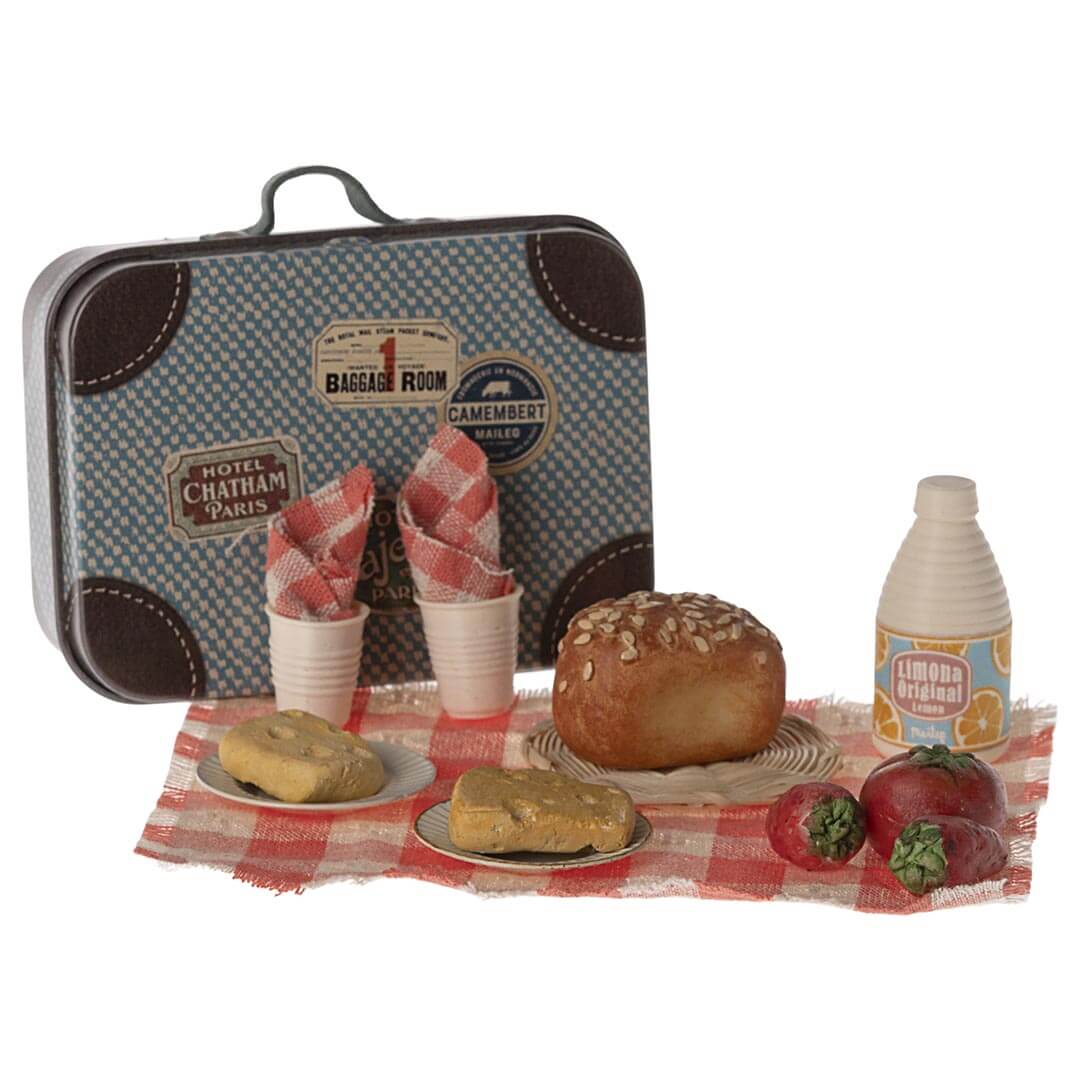 Mouse-Sized Picnic Set