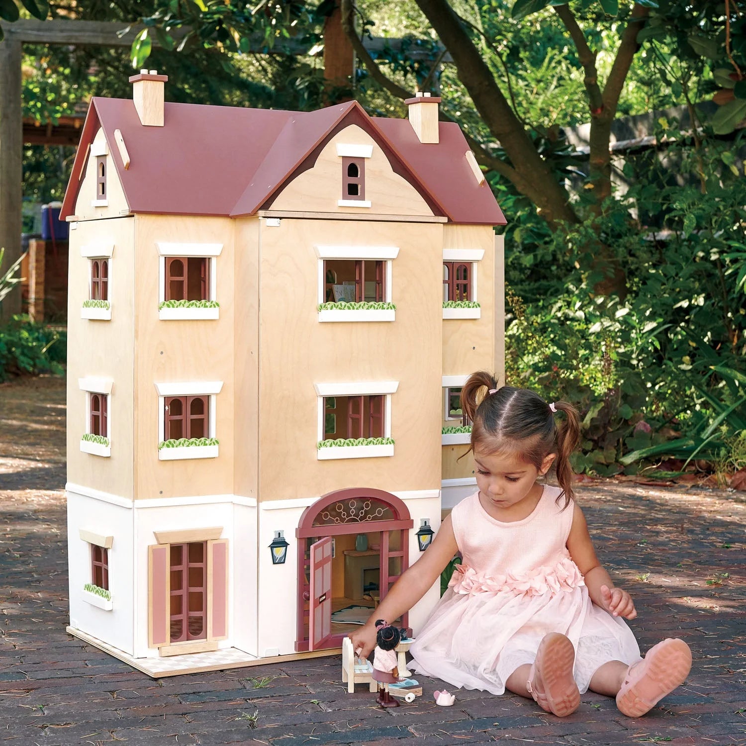 Fantail Hall Wooden Dollhouse